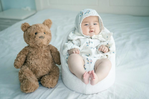 石狮宝宝大便红色